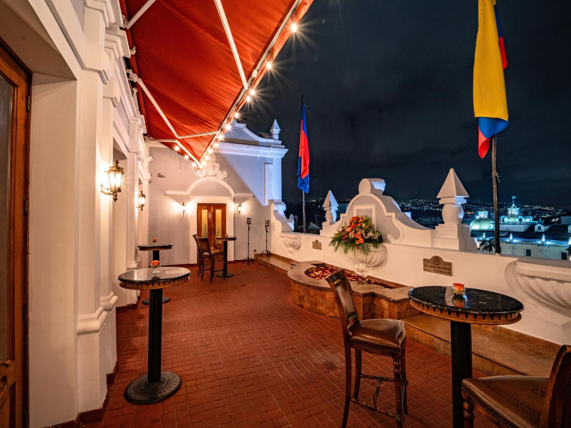 Plaza Grande Hotel Quito Esterno foto