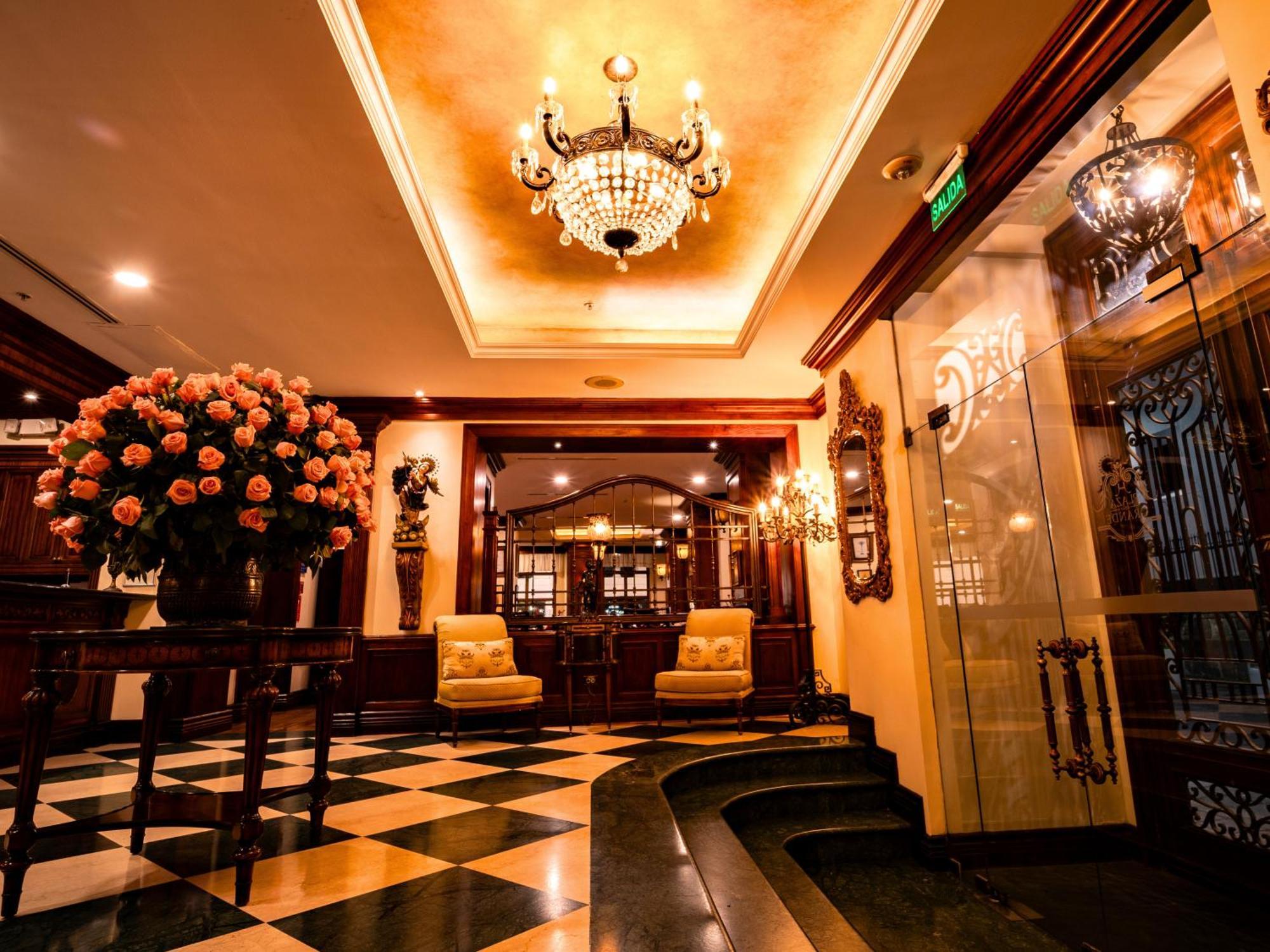 Plaza Grande Hotel Quito Esterno foto