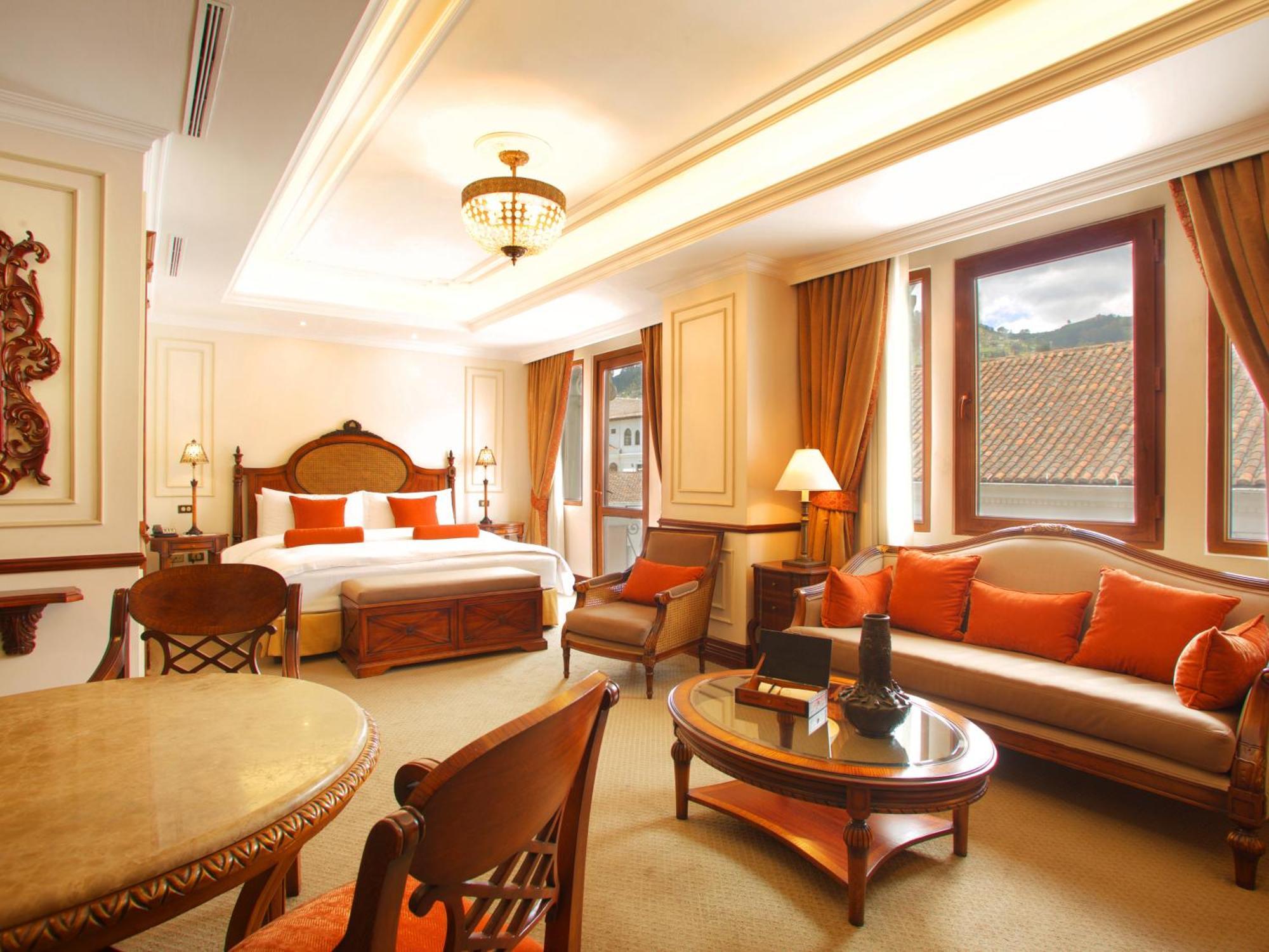 Plaza Grande Hotel Quito Esterno foto